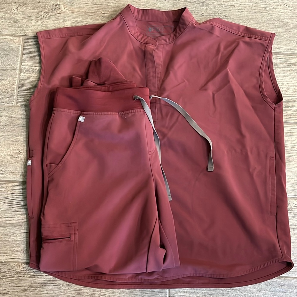 Figs Women's Scrub Set in Burgundy